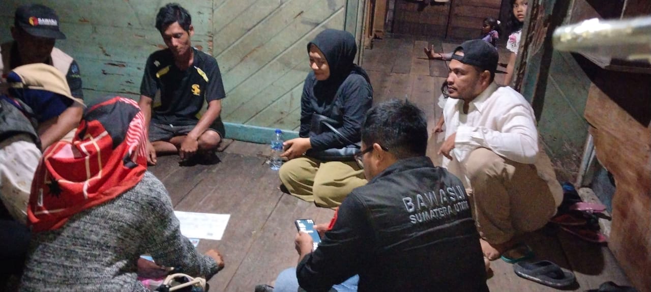 Patroli Kawal Hak Pilih Di Pulau Tamang, Satu-satunya TPS di Kepulauan di Mandailing Natal.