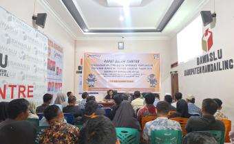 Bawaslu Madina Bekali Jajaran Dengan Sistem Aplikasi Pengawasan Pilkada